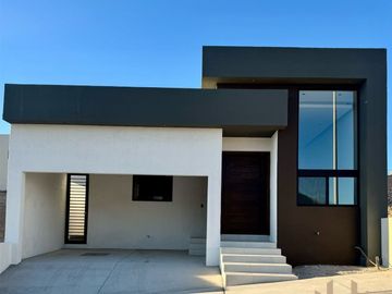Casa en Venta Fraccionamiento Denali Rejon  $ 4,200,000.
