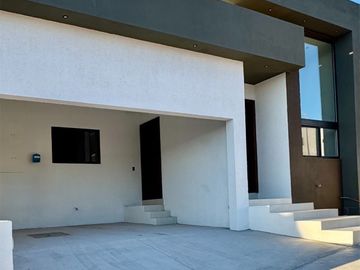 Casa en Venta Fraccionamiento Denali Rejon  $ 4,200,000.