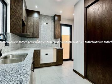 Casa en Venta Fraccionamiento Denali Rejon  $ 4,200,000.