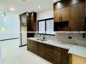 Casa en Venta Fraccionamiento Denali Rejon  $ 4,200,000.