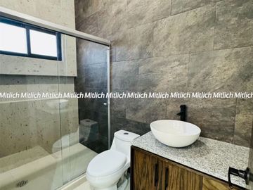 Casa en Venta Fraccionamiento Denali Rejon  $ 4,200,000.
