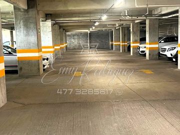 DEPARTAMENTO EN TORRE CUMBRES, JUNTO AL TEC DE MONTERREY, 2 REC, 3 ESTACIONAMIENTOS, 3.5 BAÑOS