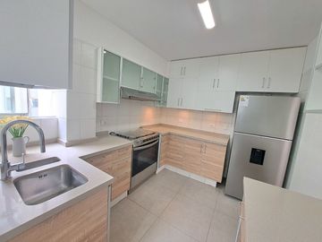 Venta de departamento + Cochera + Depósito en Miraflores limite con San Isidro