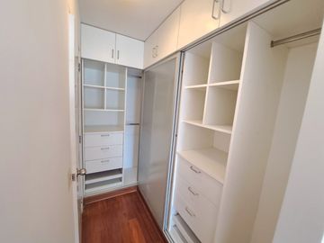 Venta de departamento + Cochera + Depósito en Miraflores limite con San Isidro