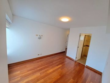Venta de departamento + Cochera + Depósito en Miraflores limite con San Isidro