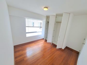 Venta de departamento + Cochera + Depósito en Miraflores limite con San Isidro