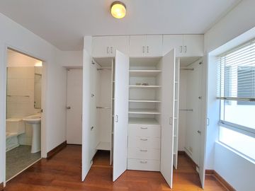 Venta de departamento + Cochera + Depósito en Miraflores limite con San Isidro