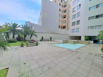 Venta de departamento + Cochera + Depósito en Miraflores limite con San Isidro