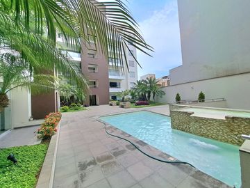 Venta de departamento + Cochera + Depósito en Miraflores limite con San Isidro