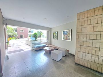 Venta de departamento + Cochera + Depósito en Miraflores limite con San Isidro