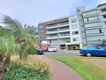 Venta de departamento + Cochera + Depósito en Miraflores limite con San Isidro