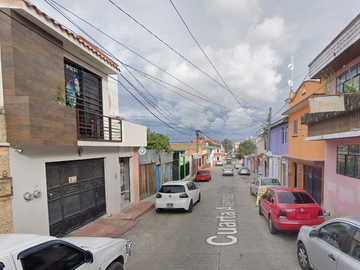 Casa en venta ¡REMATE BANCARIO! -4a Av. Poniente Sur, Guadalupe, Comitán de Domínguez, Chiapas.