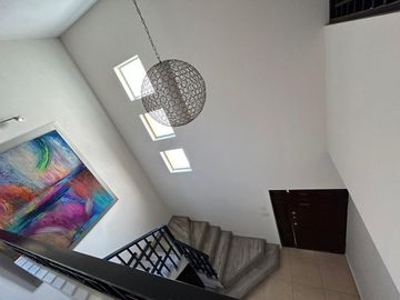 EN RENTA CASA  AMUEBLAD EN CORCELES RESIDENCIAL  