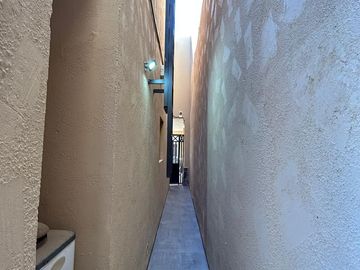 EN RENTA CASA  AMUEBLAD EN CORCELES RESIDENCIAL  