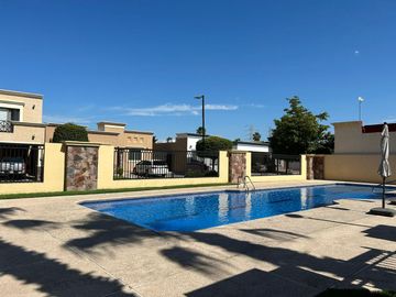 EN RENTA CASA  AMUEBLAD EN CORCELES RESIDENCIAL  