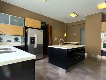 Vendo Hermoso Triplex En Cerros De Camacho, Surco