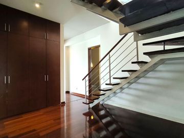 Vendo Hermoso Triplex En Cerros De Camacho, Surco