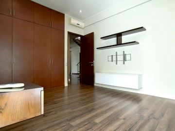 Vendo Hermoso Triplex En Cerros De Camacho, Surco