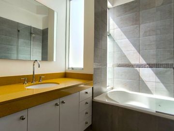 Vendo Hermoso Triplex En Cerros De Camacho, Surco