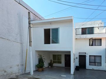 Se vende casa por el auditorio Telmex