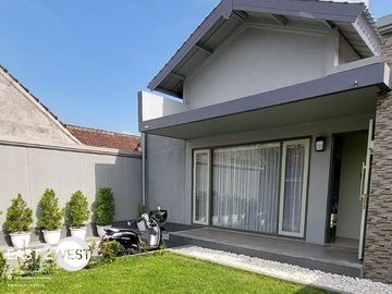 Dijual/Disewakan Rumah Perum Sari Jimbaran Nusa Dua Bali Fully Furnished Bagus Nyaman Siap Huni Lokasi Sangat Strategis