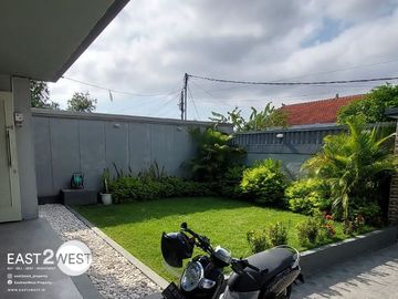 Dijual/Disewakan Rumah Perum Sari Jimbaran Nusa Dua Bali Fully Furnished Bagus Nyaman Siap Huni Lokasi Sangat Strategis