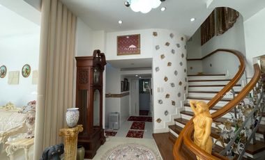 House and lot for Sale in Tagaytay Ridgewoods Heights