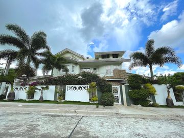 4 Bedroom House and Lot for Sale in Ridgewood Heights, Tagaytay - Nasugbu Highwa