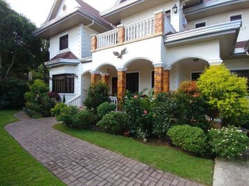 For Sale: Fully Furnished Mediterranean House at Amadeo Tagaytay