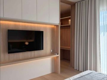 Modern 2-storey single house, city location near the airport only 5 km. or travel from the airport in less than 10 minutes.