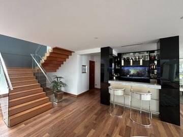 MODERNA CASA EN EXCLUSIVO CONDOMINIO, LA PLANICIE, 2DA ETAPA
