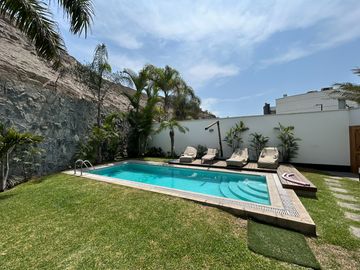 MODERNA CASA EN EXCLUSIVO CONDOMINIO, LA PLANICIE, 2DA ETAPA