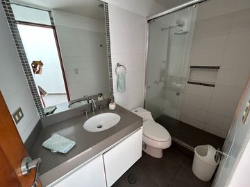 MODERNA CASA EN EXCLUSIVO CONDOMINIO, LA PLANICIE, 2DA ETAPA