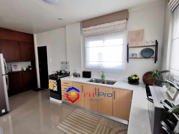 The Hausland Subic 4Bedrooms and 2 carpark