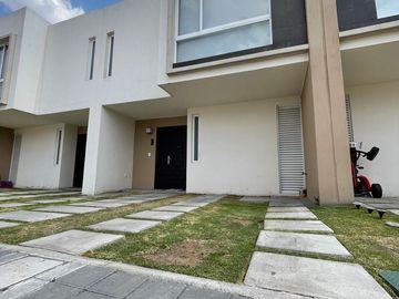EXCENTE CASA EN VENTA A 30 MINUTOS DE SANTA FE RAPIDOS ACCESO A BOULEVARD AEROPUERTO Y PASEO TOLLOCAN
