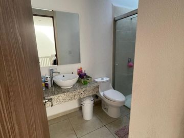 EXCENTE CASA EN VENTA A 30 MINUTOS DE SANTA FE RAPIDOS ACCESO A BOULEVARD AEROPUERTO Y PASEO TOLLOCAN