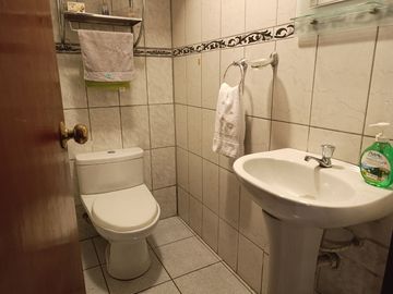Se Vende Hermosa Y Acogedora Casa De 3 Pisos + Azotea