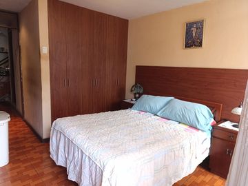 Se Vende Hermosa Y Acogedora Casa De 3 Pisos + Azotea