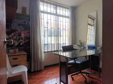 Se Vende Hermosa Y Acogedora Casa De 3 Pisos + Azotea