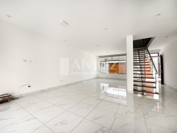 VENDO DUPLEX MODERNO EN LA MOLINA
