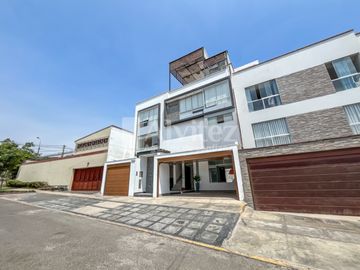VENDO DUPLEX MODERNO EN LA MOLINA