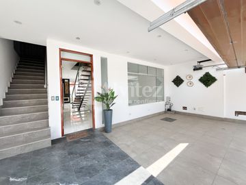 VENDO DUPLEX MODERNO EN LA MOLINA