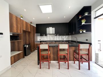 VENDO DUPLEX MODERNO EN LA MOLINA