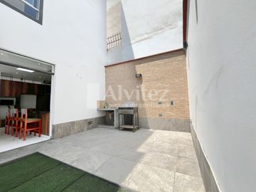 VENDO DUPLEX MODERNO EN LA MOLINA