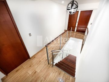 VENDO DUPLEX MODERNO EN LA MOLINA