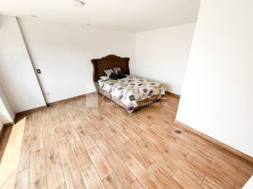 VENDO DUPLEX MODERNO EN LA MOLINA