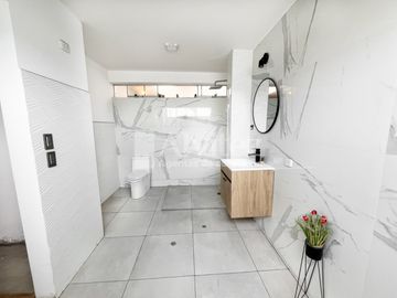 VENDO DUPLEX MODERNO EN LA MOLINA