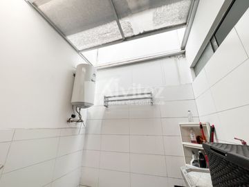 VENDO DUPLEX MODERNO EN LA MOLINA