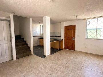 CASA DE VENTA, 3 DORMITORIOS, CUARTO DE ESTUDIO O MUSICA, SECTOR LA MAGDALENA