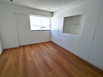 Surco CHACARILLA – DUPLEX Penthouse de 3dorm + Cocina Equipada + Terraza con Jardín + Balcón
